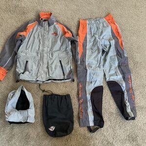 Harley Davidson women’s rain suit M